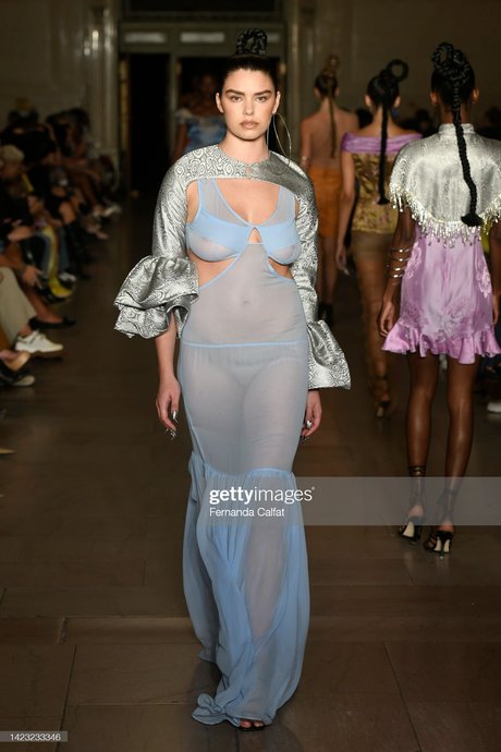 Lauren Searle actress image