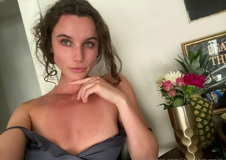 jennifercunnely star sexy pic