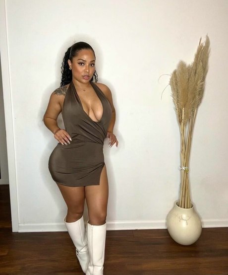 Sugey Portillo adult model galleries