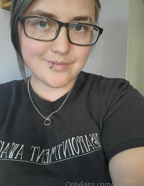 gothrosie exclusive actress pictures