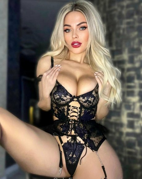 asian brunette onlyfans naked gallery