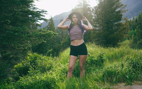 lolaxsparks model adult pictures