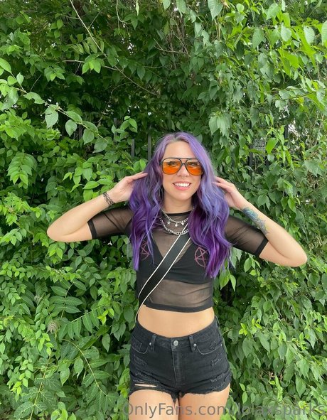 lolaxsparks model naked pictures