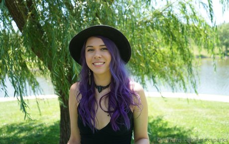 lolaxsparks star sex gallery