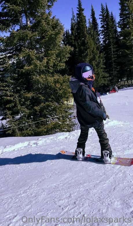 lolaxsparks model perfect pics