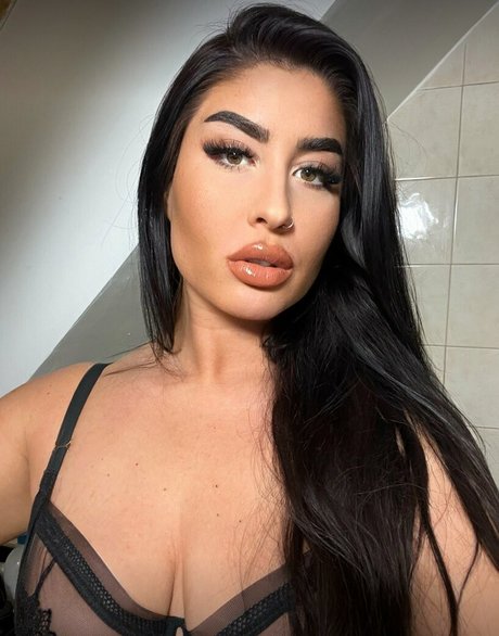 Baranyai Lanyok model art pic