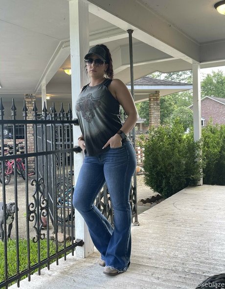 redhead pawg onlyfans free porn photos