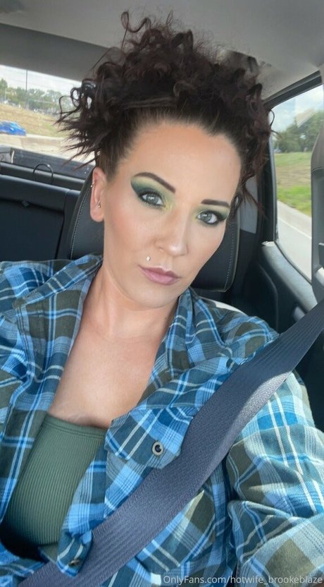 skinny redhead onlyfans pornographic picture