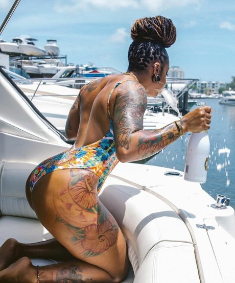 lesbian orgy onlyfans nude picture