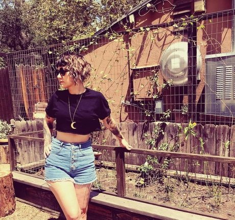 Holly Conrad star perfect pictures