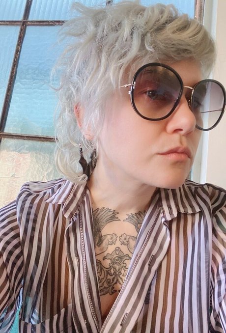 Holly Conrad model xxx galleries