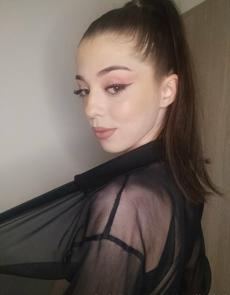 marikof18 star naked photos