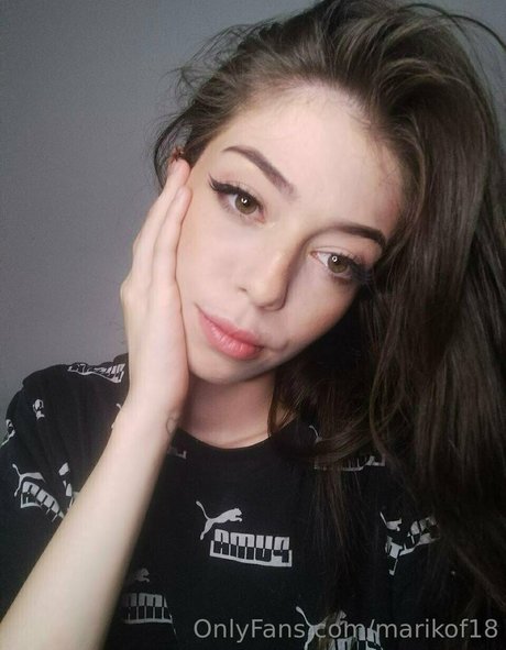 marikof18 erotic pornstar img