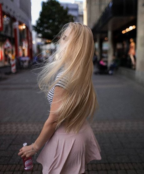 Alrun Steiner erotic pornstar img