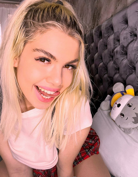 elsakroes star exclusive picture