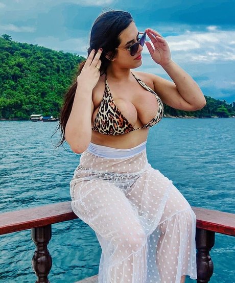 busty redhead onlyfans exclusive pictures