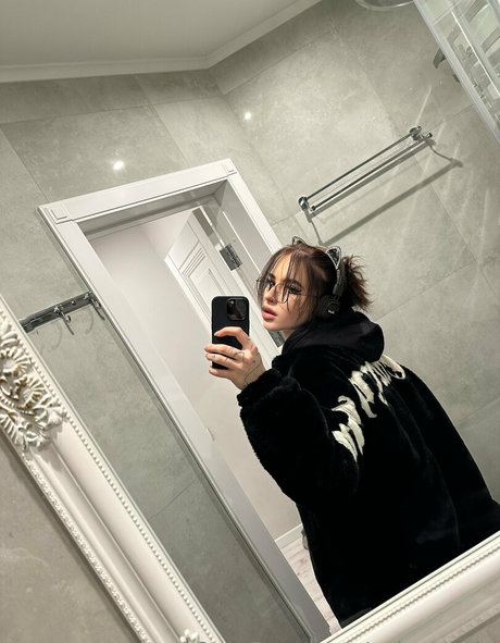 selena girl erotic actress picture