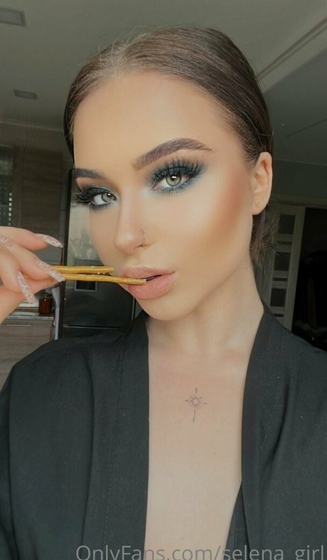 selena girl hd model img