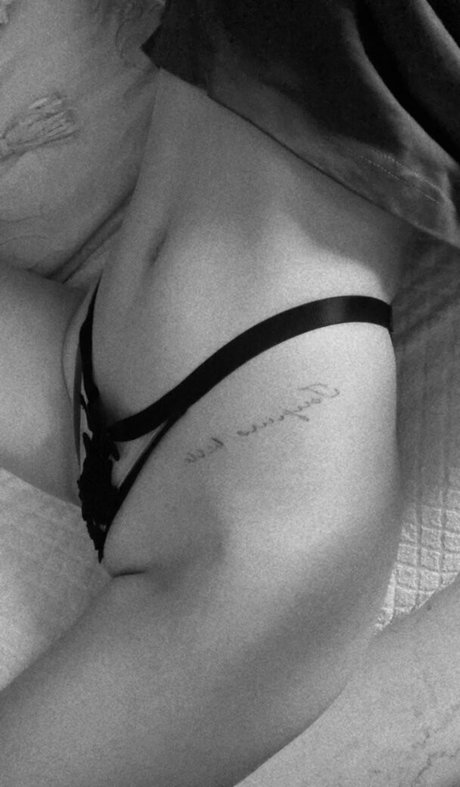 shu olivia1104 erotic model galleries