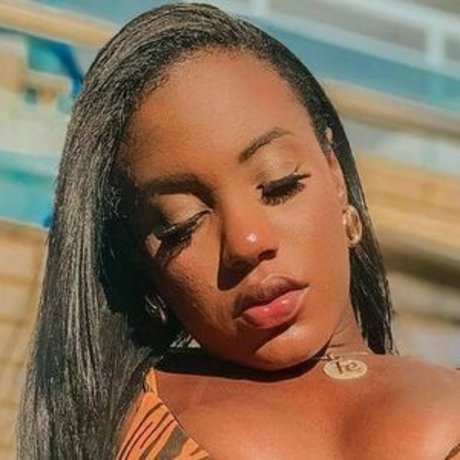 Adriele Souza erotic actress galleries