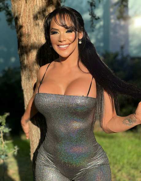 chicks with dicks onlyfans pretty image