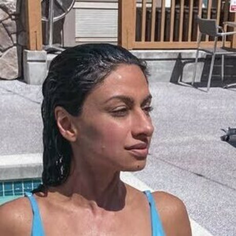 Skinnyroti porn model photos