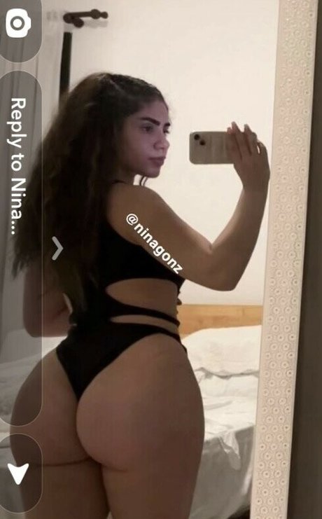 NinaGonz model top img