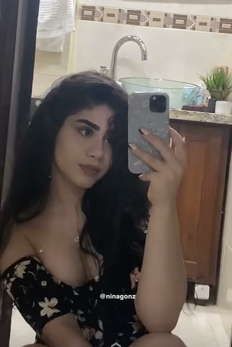 NinaGonz top star photo