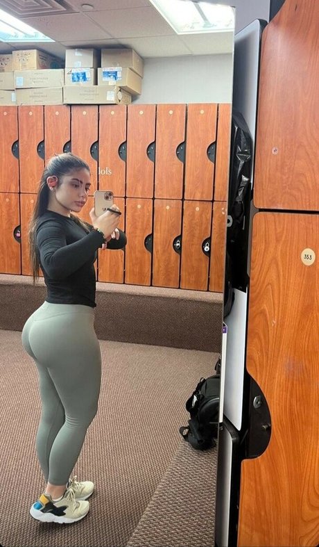 NinaGonz naked pornstar pictures