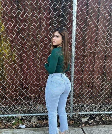 NinaGonz sex actress pic