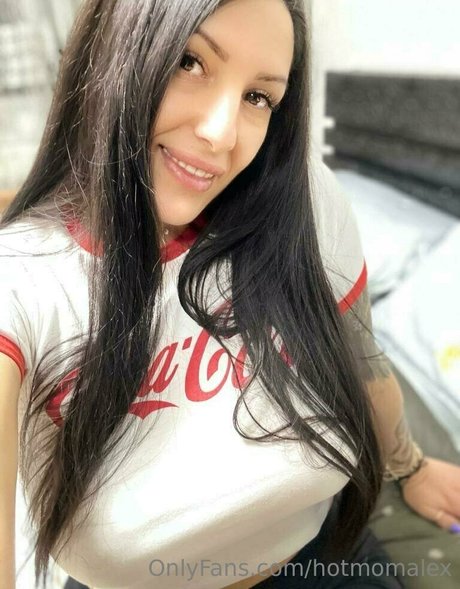 hotmomalex model xxx pictures