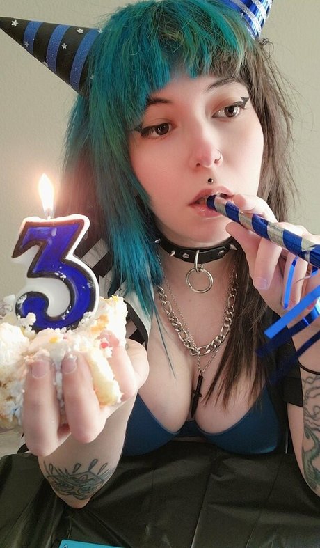 Knives naked actress img