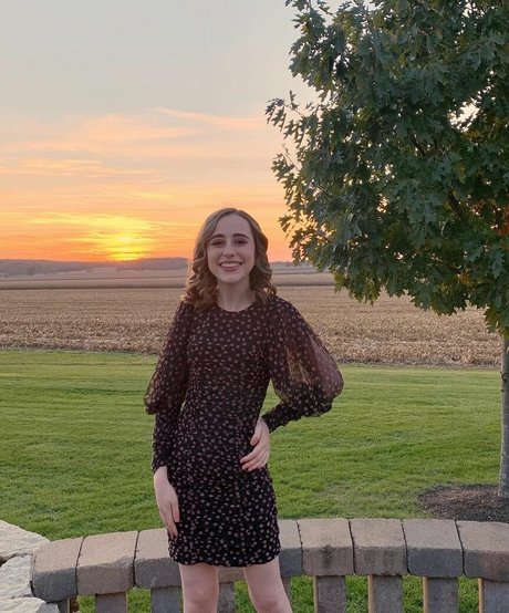 Atwentysomethingloser pornstar pretty pictures