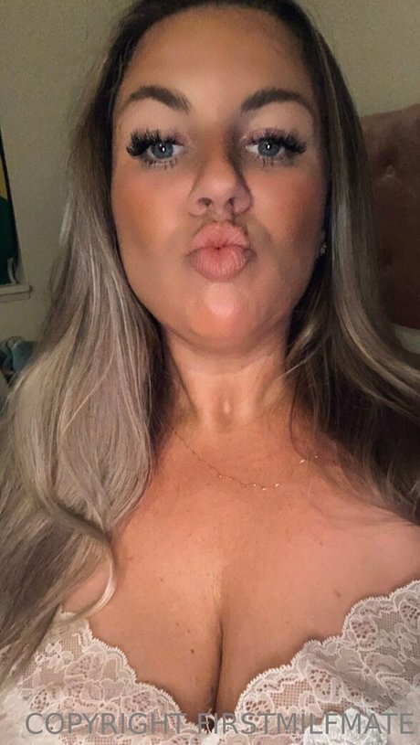 red hair onlyfans nice pictures