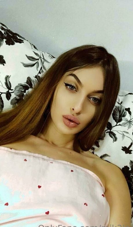 mik3la hot star pictures