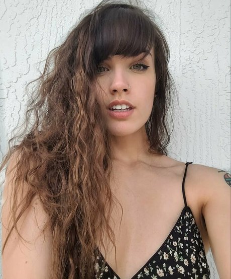 bundaddy nudes actress gallery