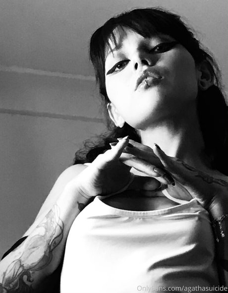 blvckchxrry sex model pic