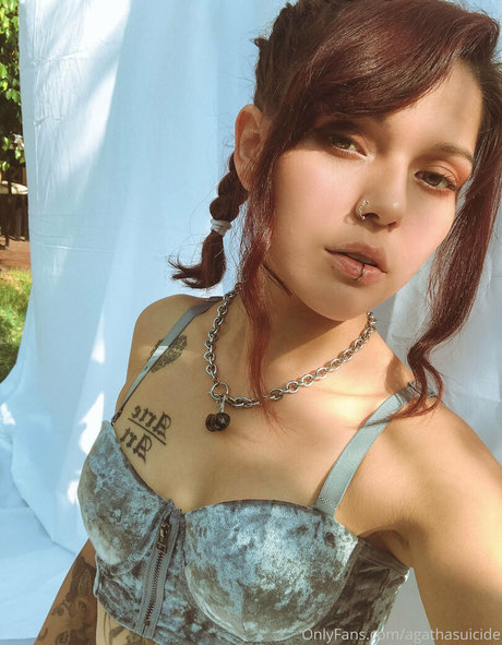 blvckchxrry adult model pics