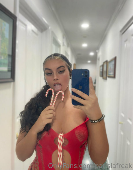 parislafreak adult model image