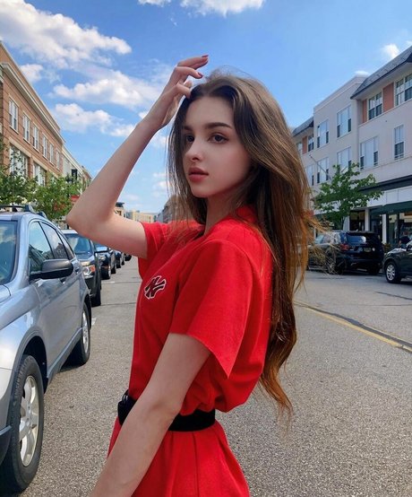 Elina Karimova model erotic photo