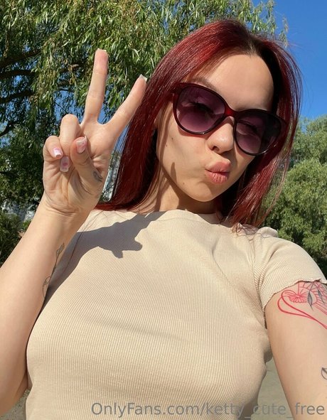 young onlyfans pornos images