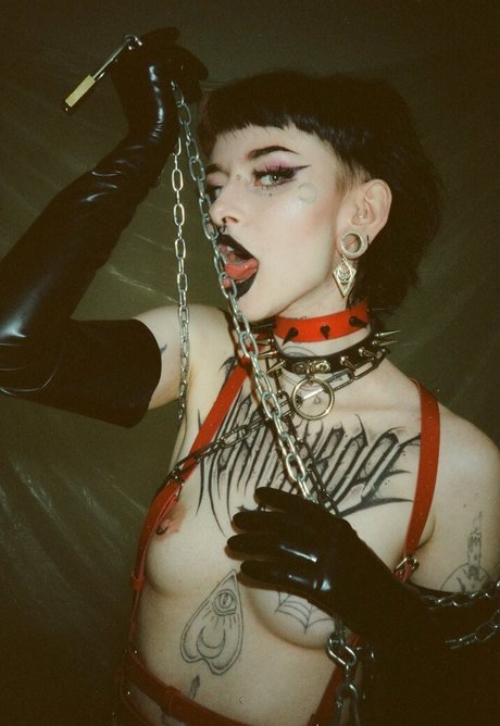 LittleDemonWitch top pornstar photo