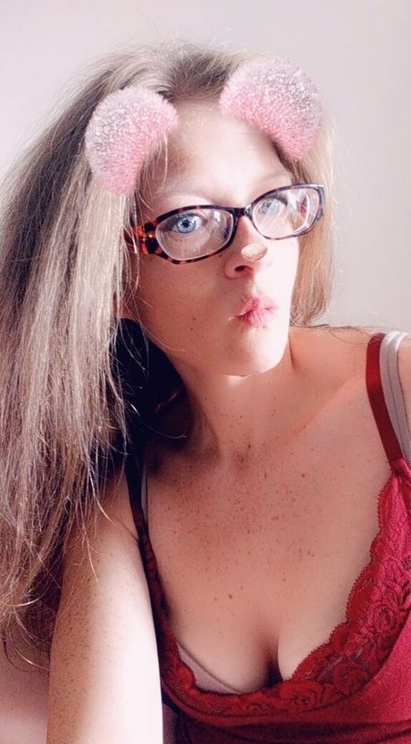 blueeyednerd71free sexy star picture