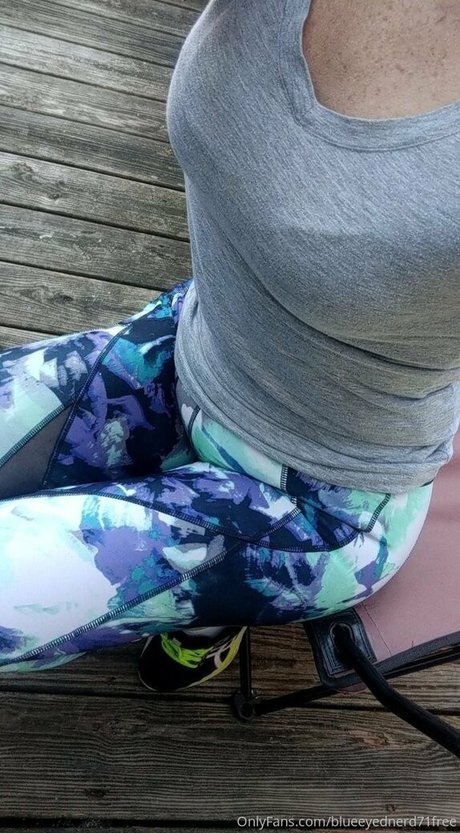 blueeyednerd71free model pretty gallery