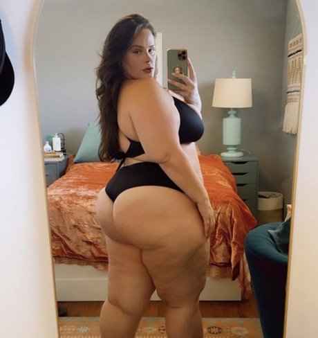 asian onlyfans pretty photos