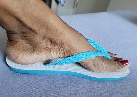 lauraazevedoqueen art actress picture