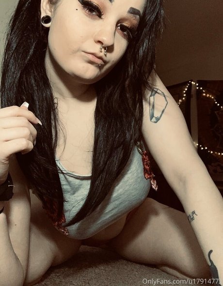 brown eyes kitty onlyfans pornographic images