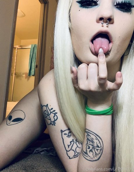 curvy shemale onlyfans free xxx image