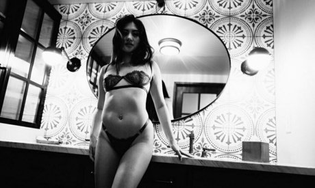 deathofyouth star nudes pic