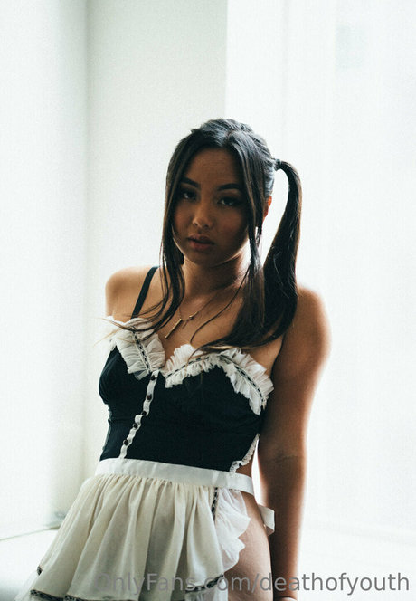 deathofyouth model pretty pictures